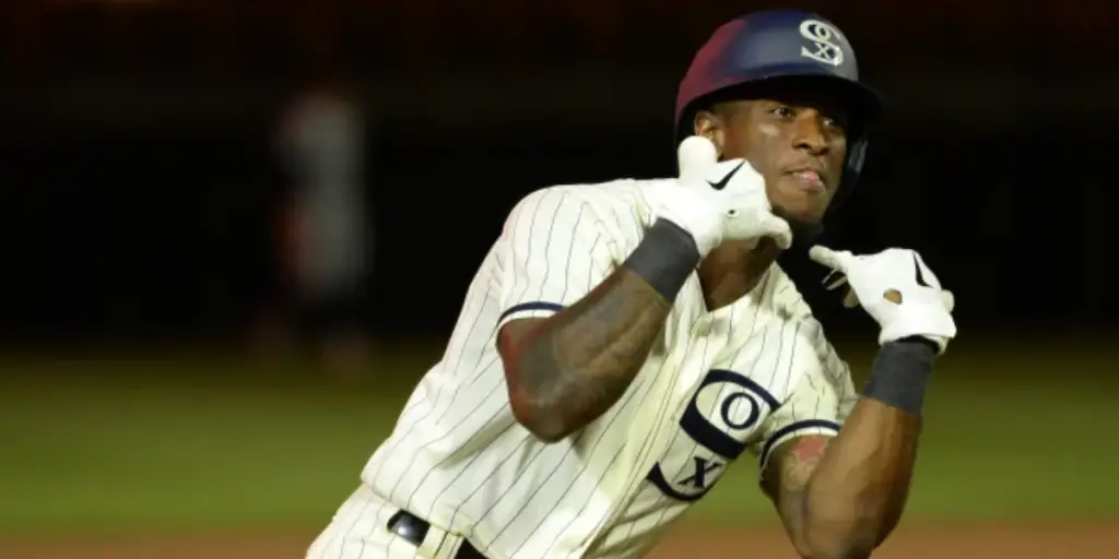 Tim Anderson calls game at the Field of Dream game, 2021